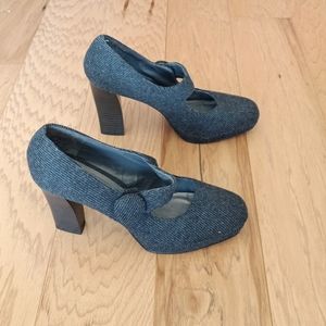 Ann Marino Black & Gray Striped Heels